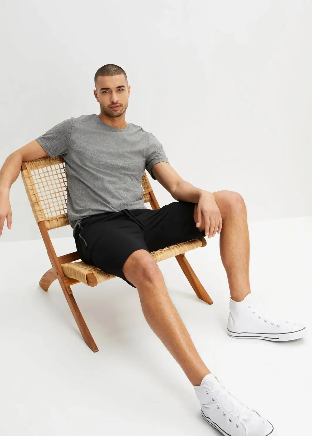 Clearance Sweat-Bermuda mit praktischen Reißverschlusstaschen Herren Shorts|Basics