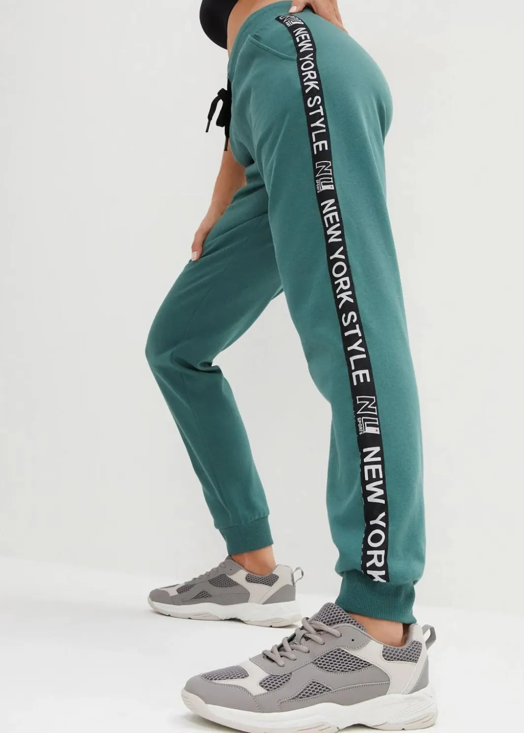 Damen bonprix Hosen|Sweat|Sweathose mit Bündchen und Statement-Druck