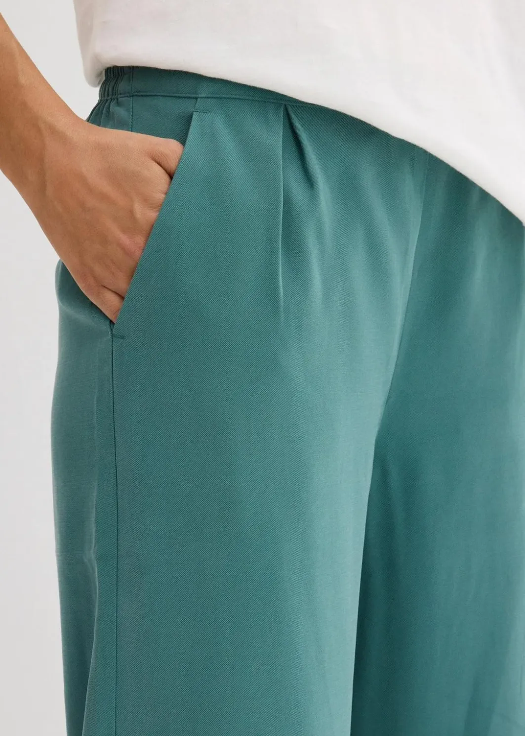Outlet Verkürzte Hose aus weichem Viskose-Mix Damen Hosen|Bekleidung·Kleider