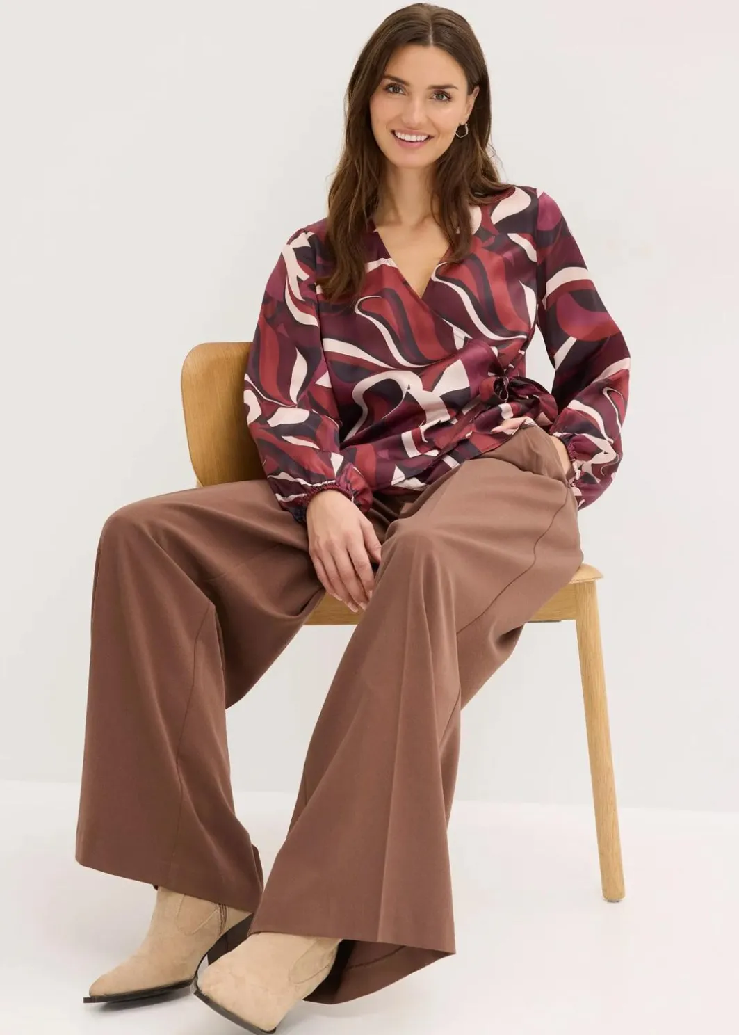 Hot Wickelbluse aus fließendem Satin Damen Bekleidung·Jacken & Mäntel|Blusen & Tuniken