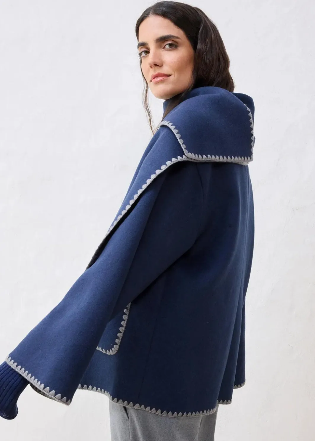 Damen bonprix Bekleidung·Hosen|Jacken & Mäntel|Wolljacke mit Zierstickerei (2tlg. Set mit Schal)