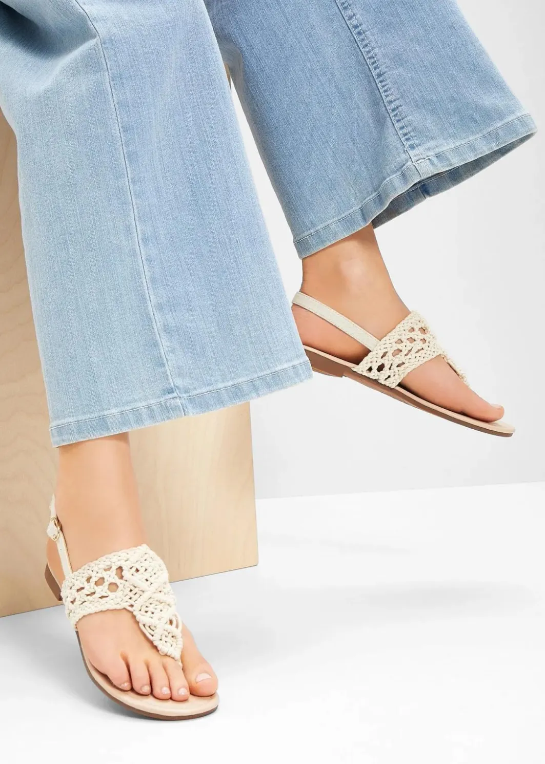 Damen bonprix Strandmode|Sommerschuhe|Zehenstegsandalen in Makramee-Optik
